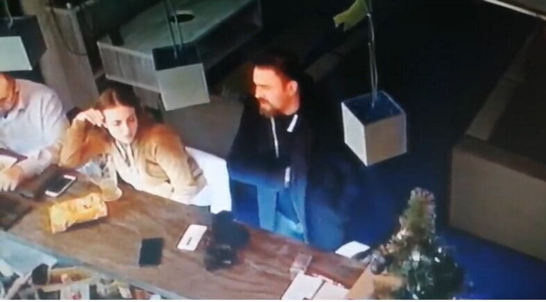 Мужчина который украл телефон в кафе