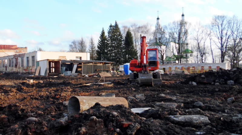 На месте строительства кадетского училища