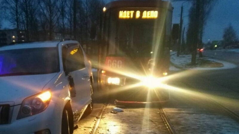 В Новополоцке Тойота врезалась в трамвай