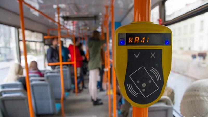 валидатор в автобусе