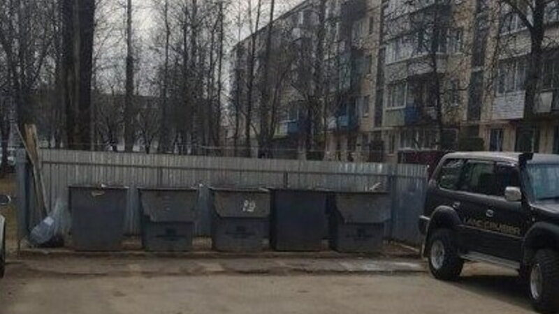 Мусорные баки ул. Правды