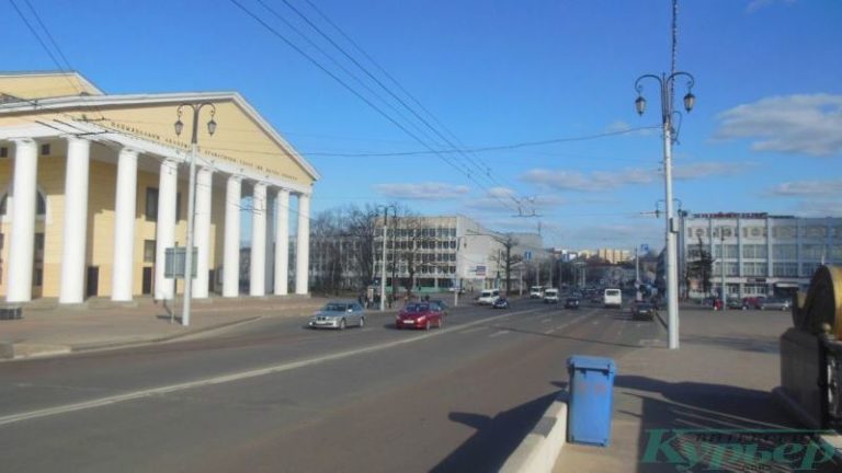 Улица Замковая с Кировского моста