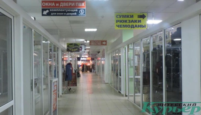 В торговых центрах практически нет покупателей