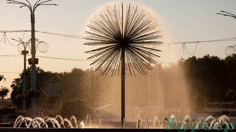 Фонтаны на площади Победы