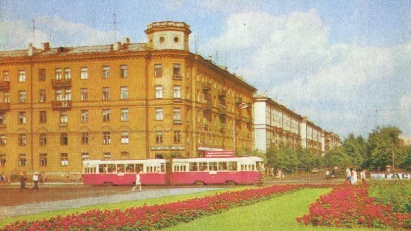 Дом с башенкой в 1974 году