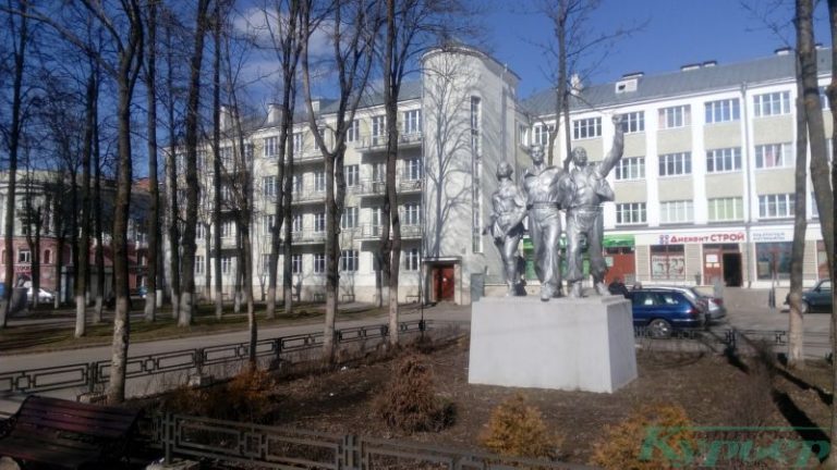 Пятый коммунальный дом и Дружба народов