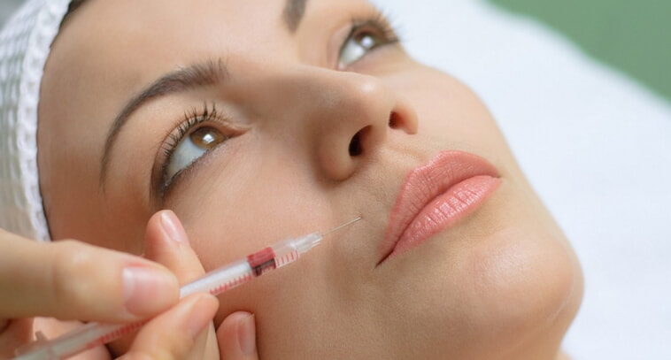 инъекция в косметологическом кабинете