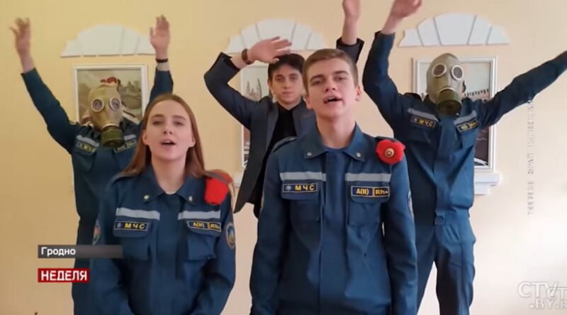 дети поют про вирус