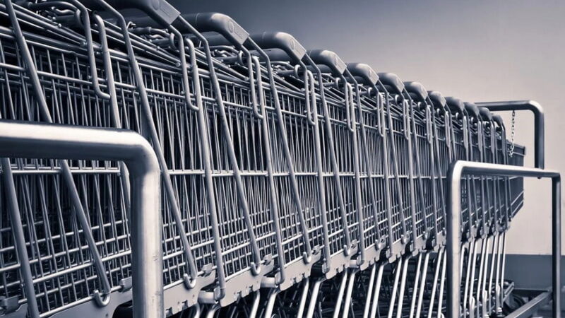 тележки в магазине