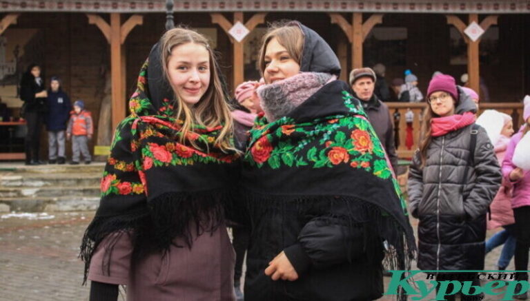 Девушки на празднике масленицы Витебск