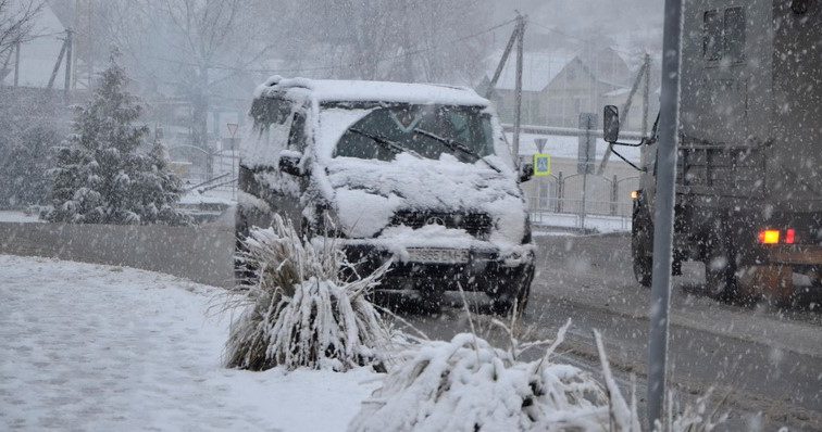 Перед 8 Марта Дубровно засыпало снегом