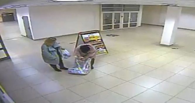 Скриншот видео покупатели