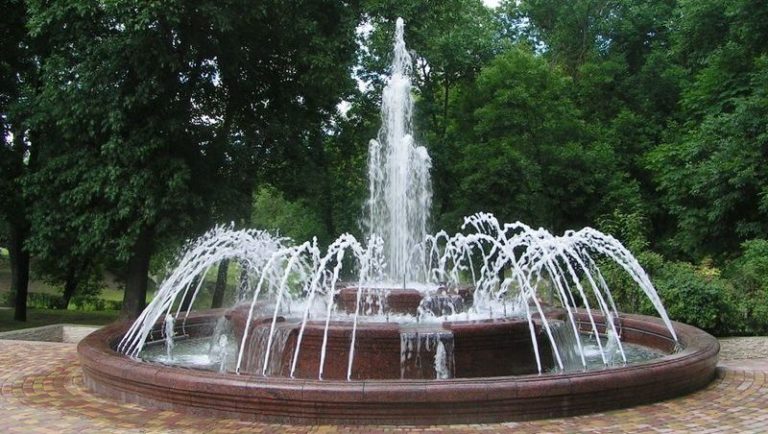 Новый фонтан в парке Фрунзе