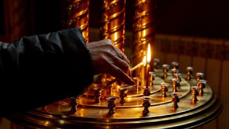 В субботу накануне Пасхи многие отправляются в храмы