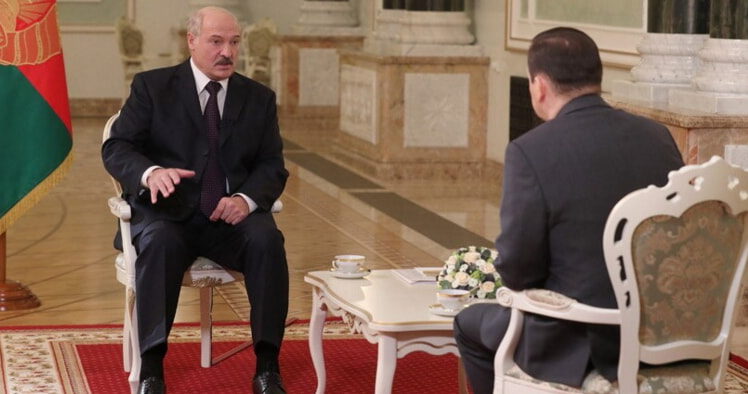 Лукашенко даёт интервью
