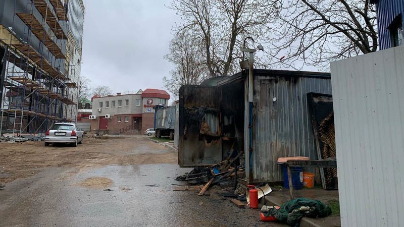 пожар на стройке в бытовке