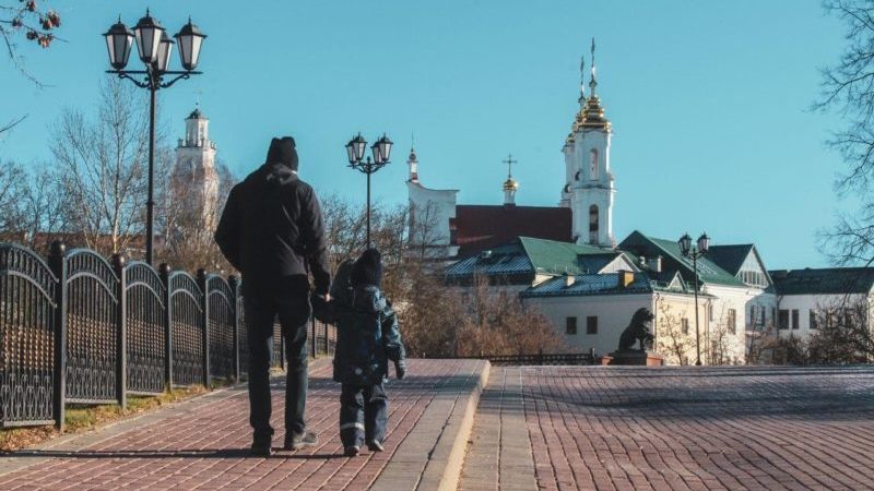 мужчина с ребёнком