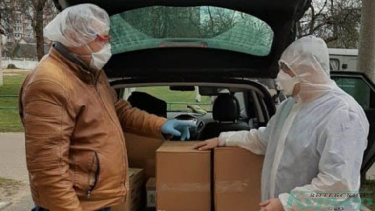 Волонтер Павел Левинов