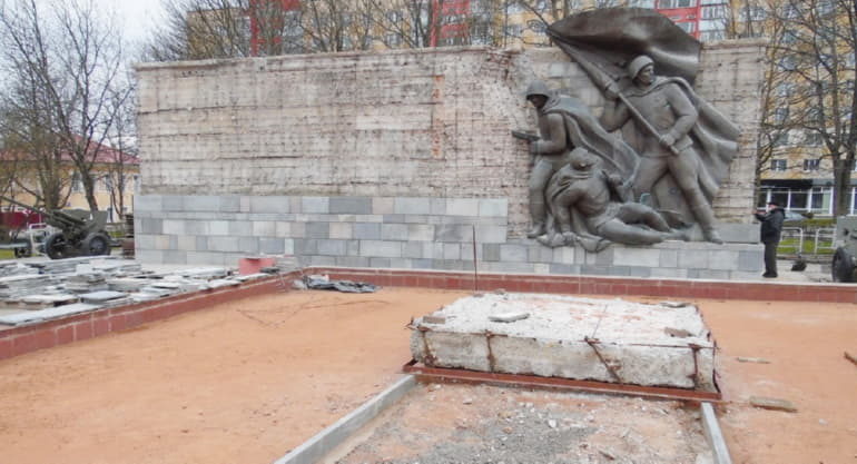 К 9 мая в Полоцке ремонтируют памятник