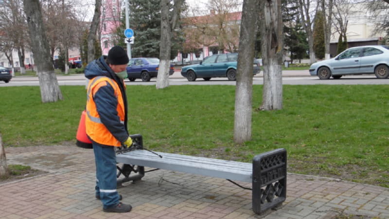 Дезинфекция скамеек в Полоцке