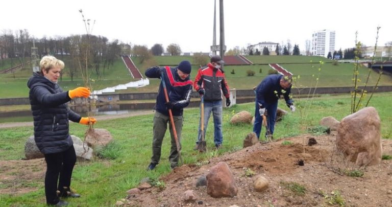 субботник возле загса Витебск