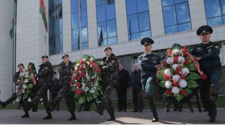 Вынос венков