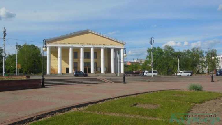 Театр имени Якуба Коласа с площади 1000-летия