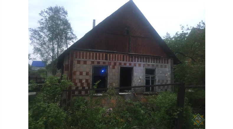 дом после пожара