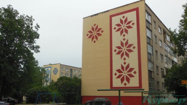 Орнамент на домах №№ 7 корпус 2 и 7 корпус 1 по Локомотивной улице