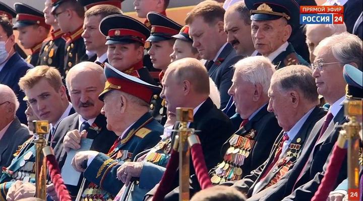 лукашенко на параде