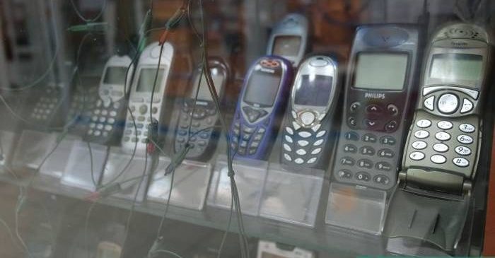 старые мобильные телефоны
