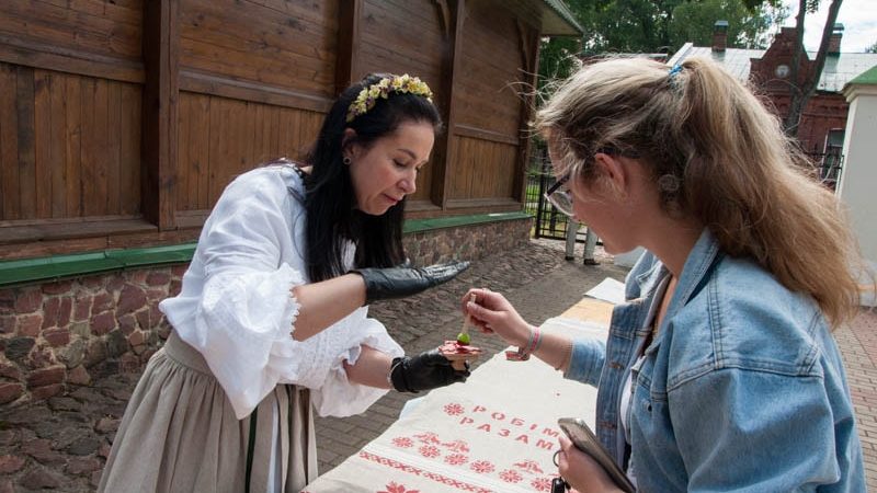 изготовление вышиванки