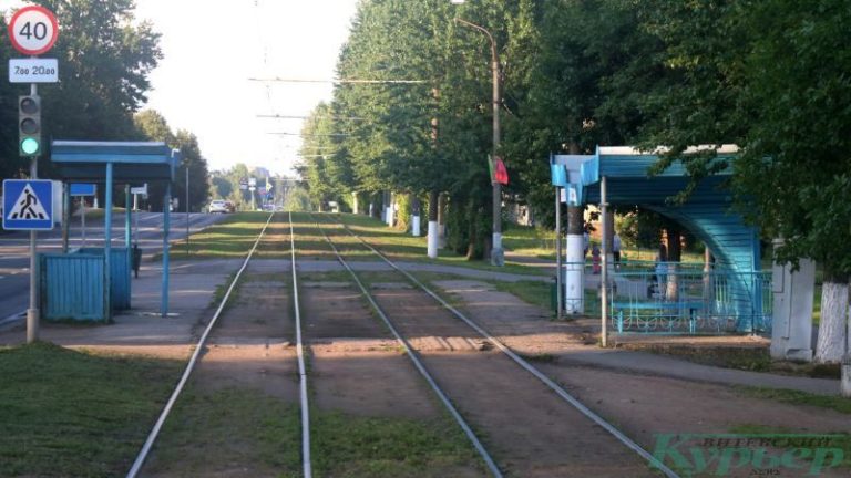 Деревянные остановки на улице Осипенко