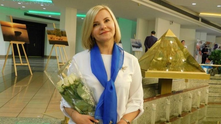 Награждение женщина года