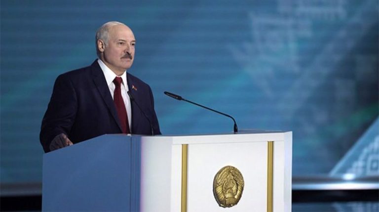 Лукашенко выступает