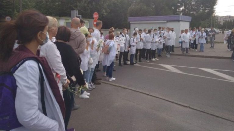 акция медиков в Витебске
