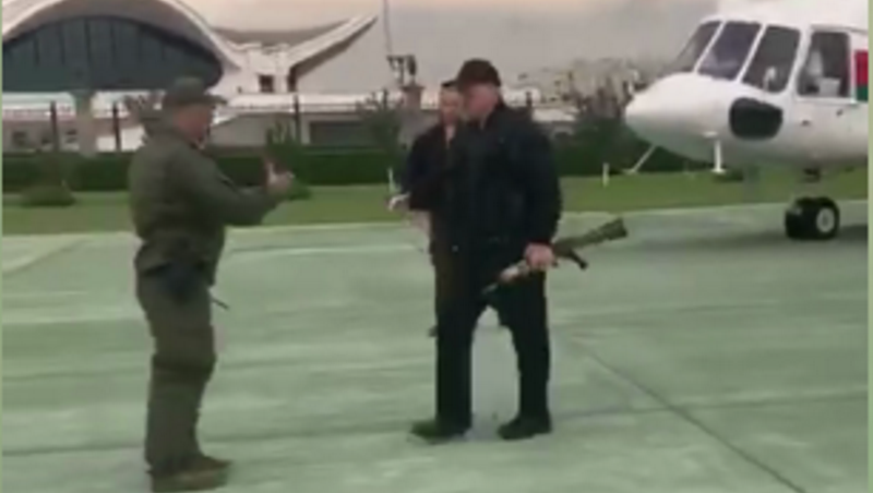 Лукашенко прилетел на вертолёте в Дворец независимости