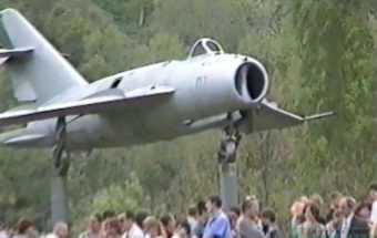 2002 год. Самолет в парке Мазурино