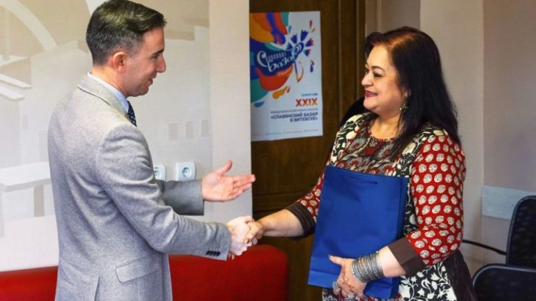 Индия Лапицкий