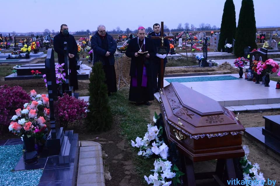 ксёндз пахаванне 4