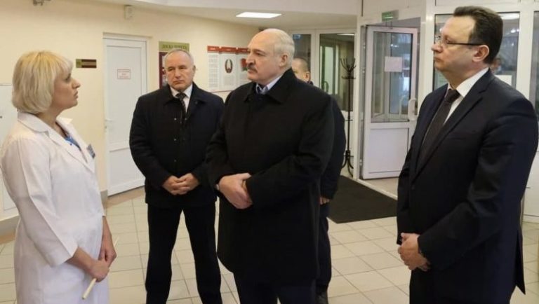 Лукашенко в роддоме Витебска
