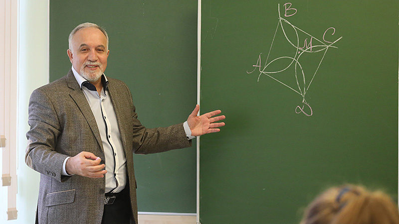 Михаил Волков