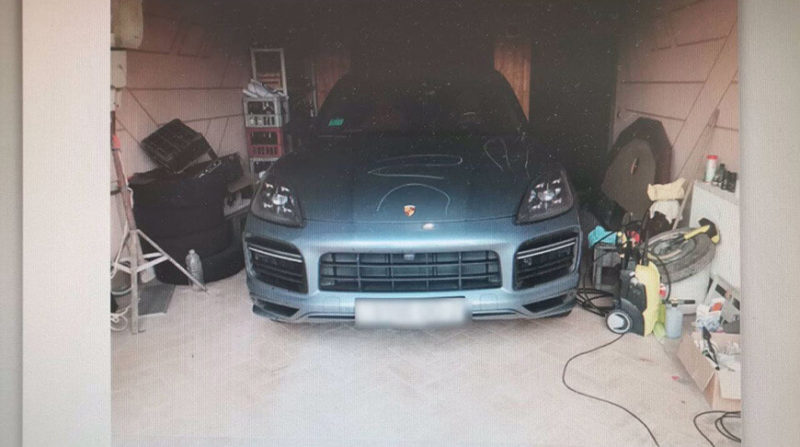 повреждённая машина