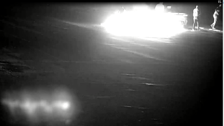 Жгут покрышки на дороге