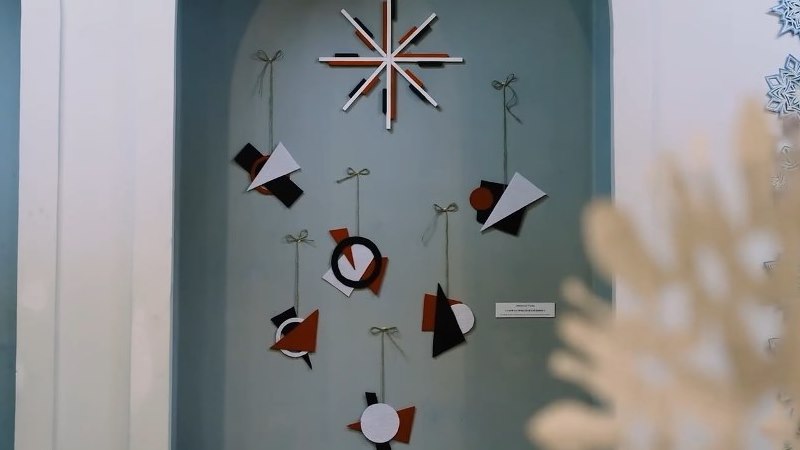 Супрематические снежинки