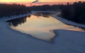 Двина, скованная льдом