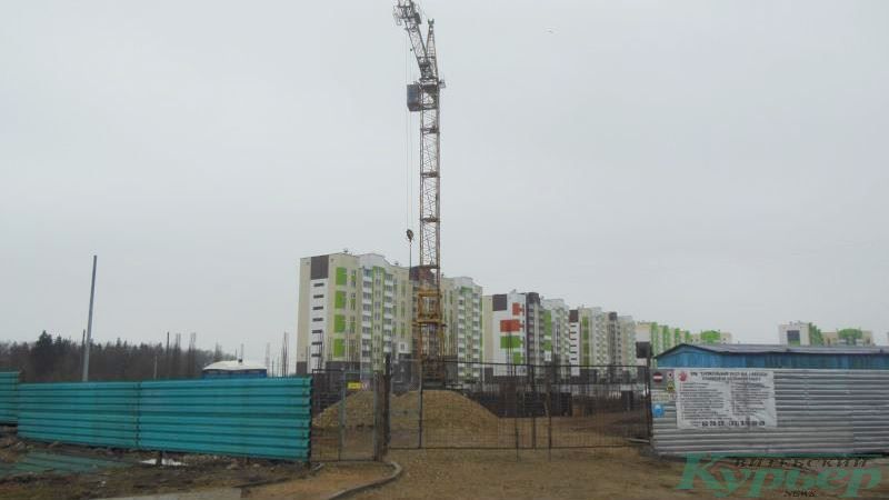 Строительство на пересечении улиц Генерала Ивановского и 33-й Армии