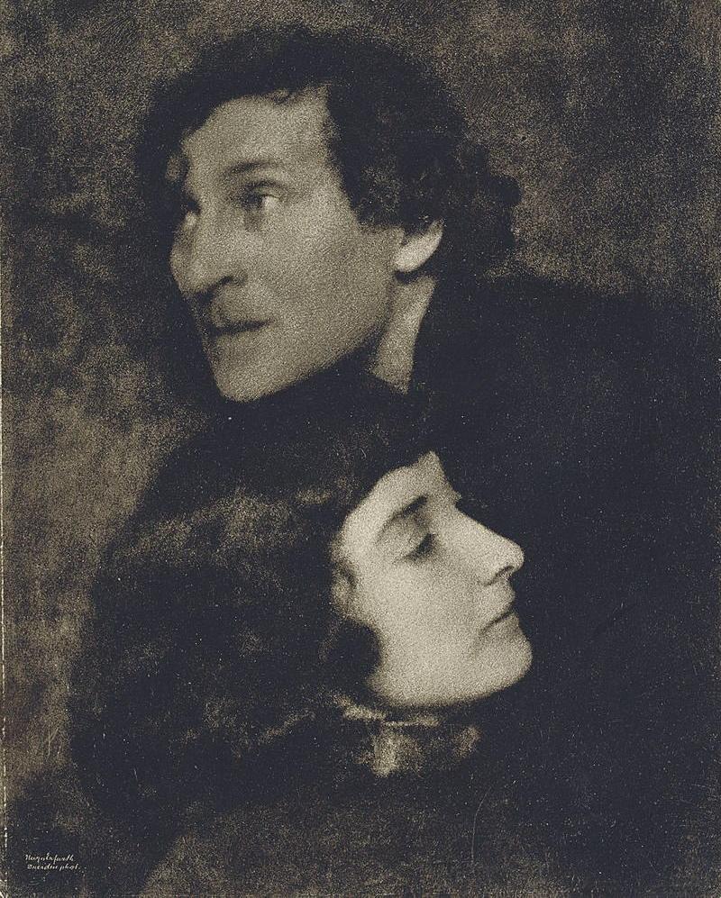 Шагал с любимой женой