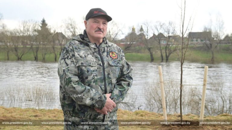Лукашенко на субботнике