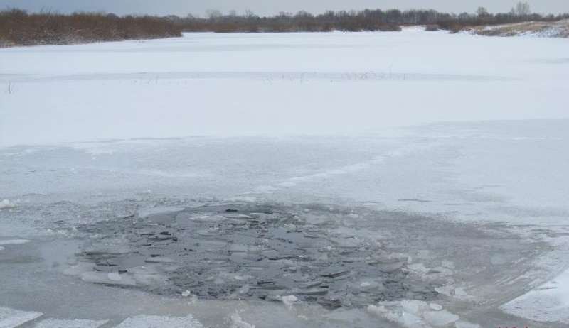 полынья озеро ледоход